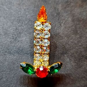 Elegant Gold and Green Christmas Candle Brooch